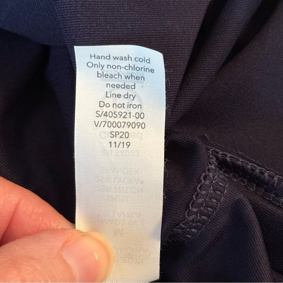 Athleta North Point Rashguard Women’s Size M Long Sleeve Zip Back Blue UPF 50+ - Picture 10 of 13